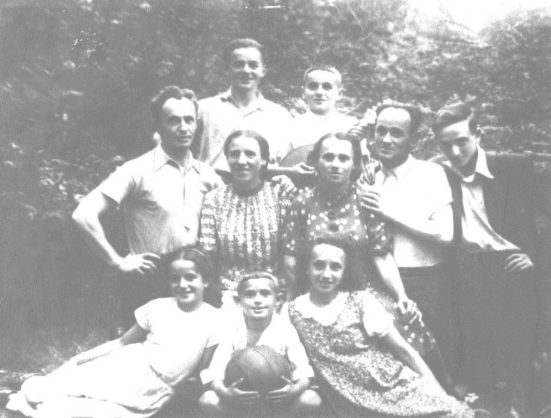 המשפחה של אברשה. סוף שנות השלושים.